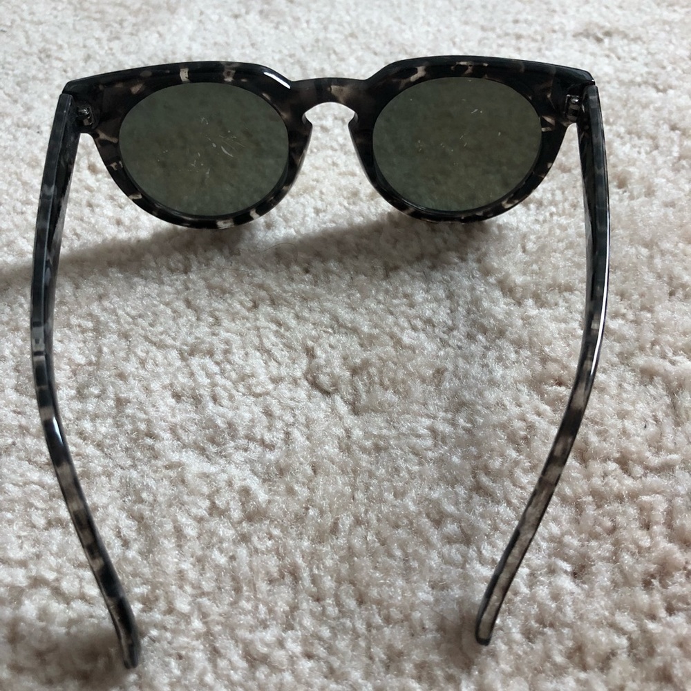 🕶 Sunglasses Bundle 😎😎 - Picture 6 of 7